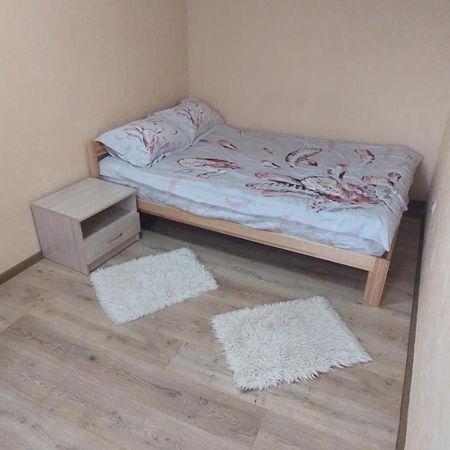 Оренда Затишної 2 Кімнатної Квартири В Самому Серці Рівного Apartment Rivne Bagian luar foto